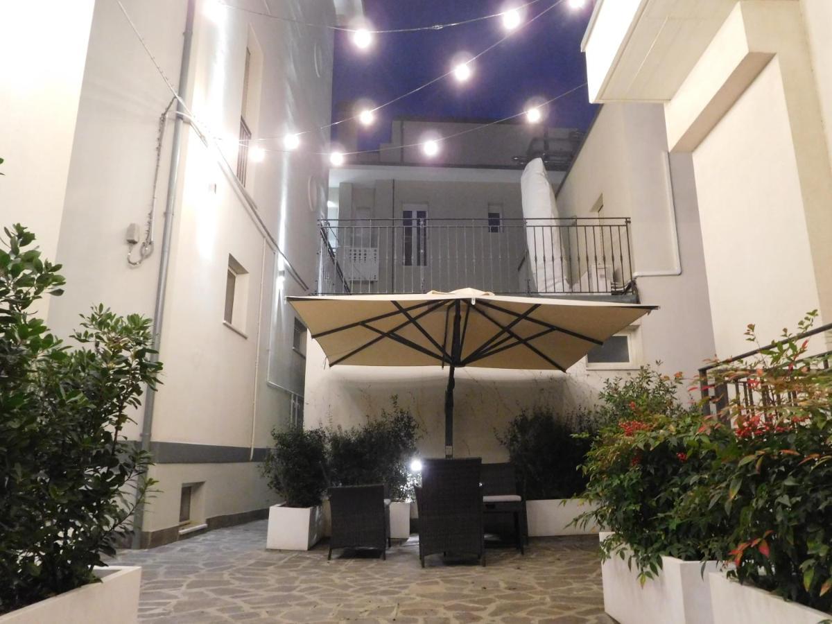 רימיני Gabbiano Apartments מראה חיצוני תמונה