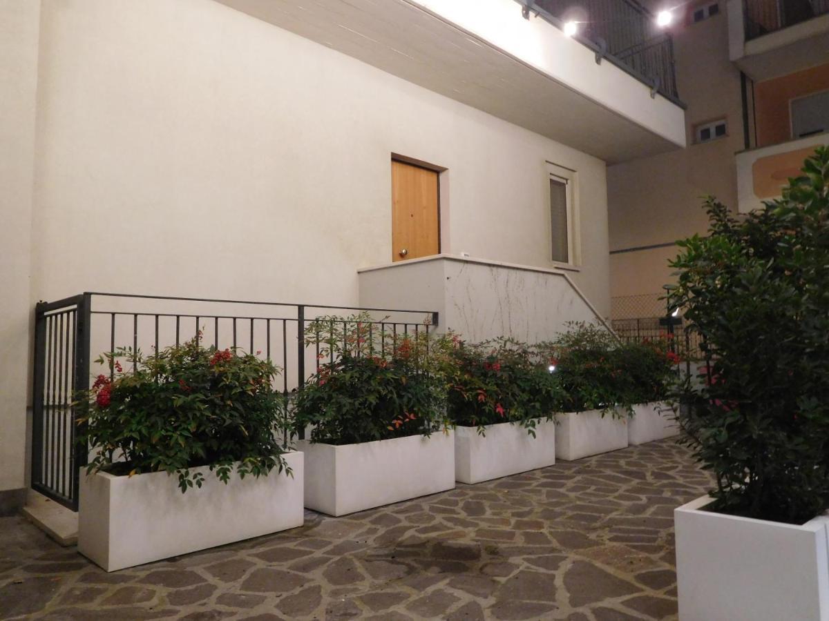 רימיני Gabbiano Apartments מראה חיצוני תמונה