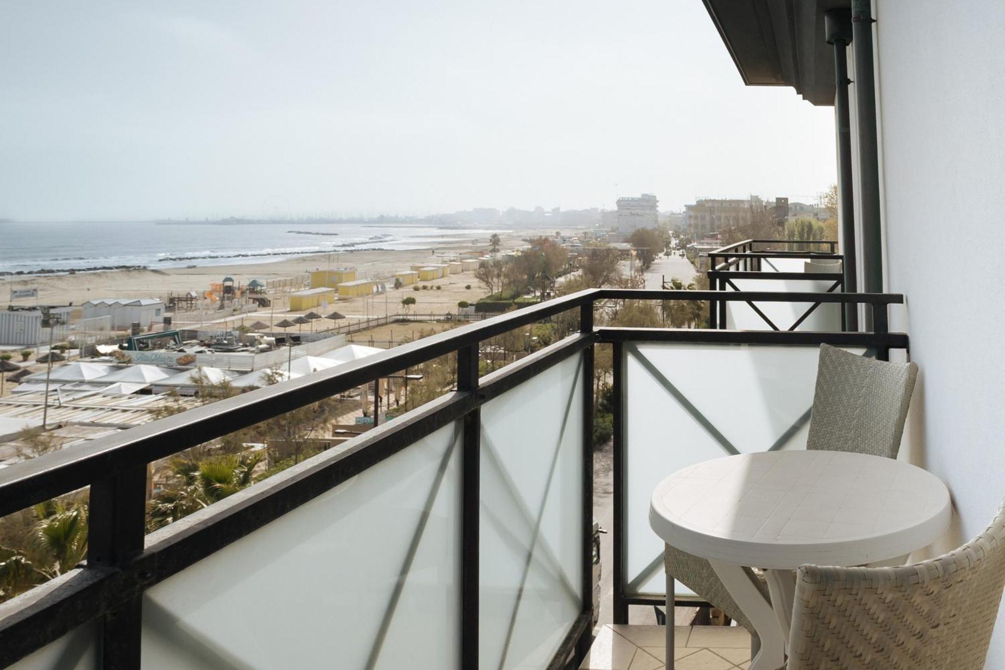 רימיני Gabbiano Apartments מראה חיצוני תמונה