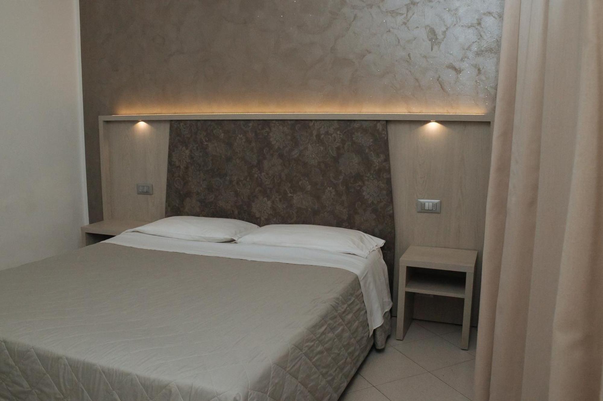רימיני Gabbiano Apartments מראה חיצוני תמונה