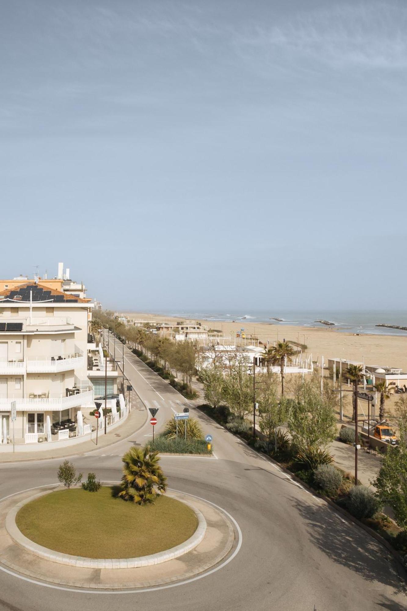 רימיני Gabbiano Apartments מראה חיצוני תמונה