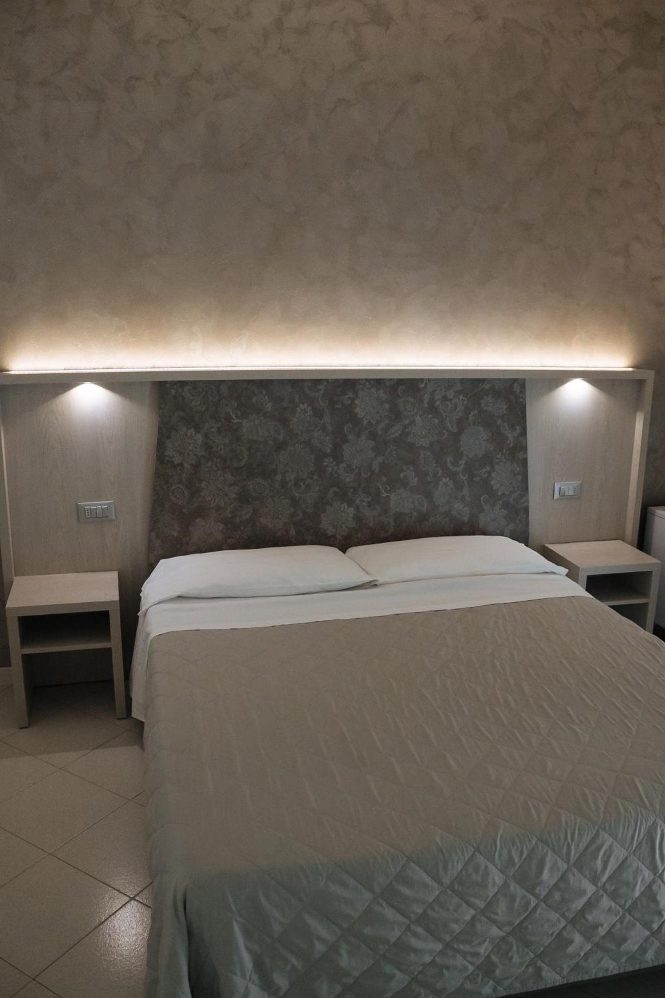 רימיני Gabbiano Apartments מראה חיצוני תמונה
