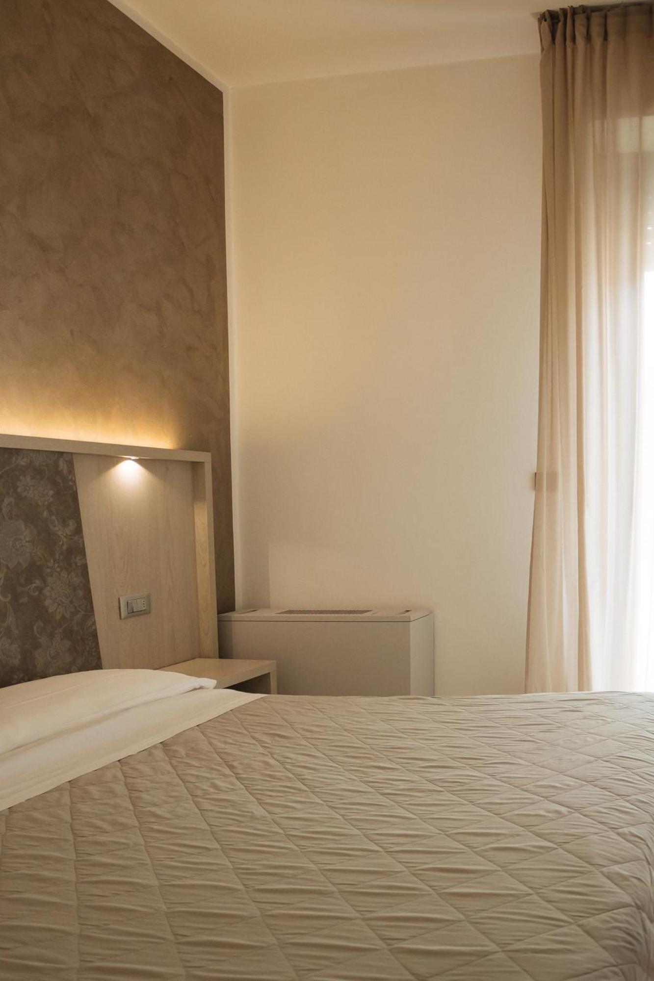רימיני Gabbiano Apartments מראה חיצוני תמונה