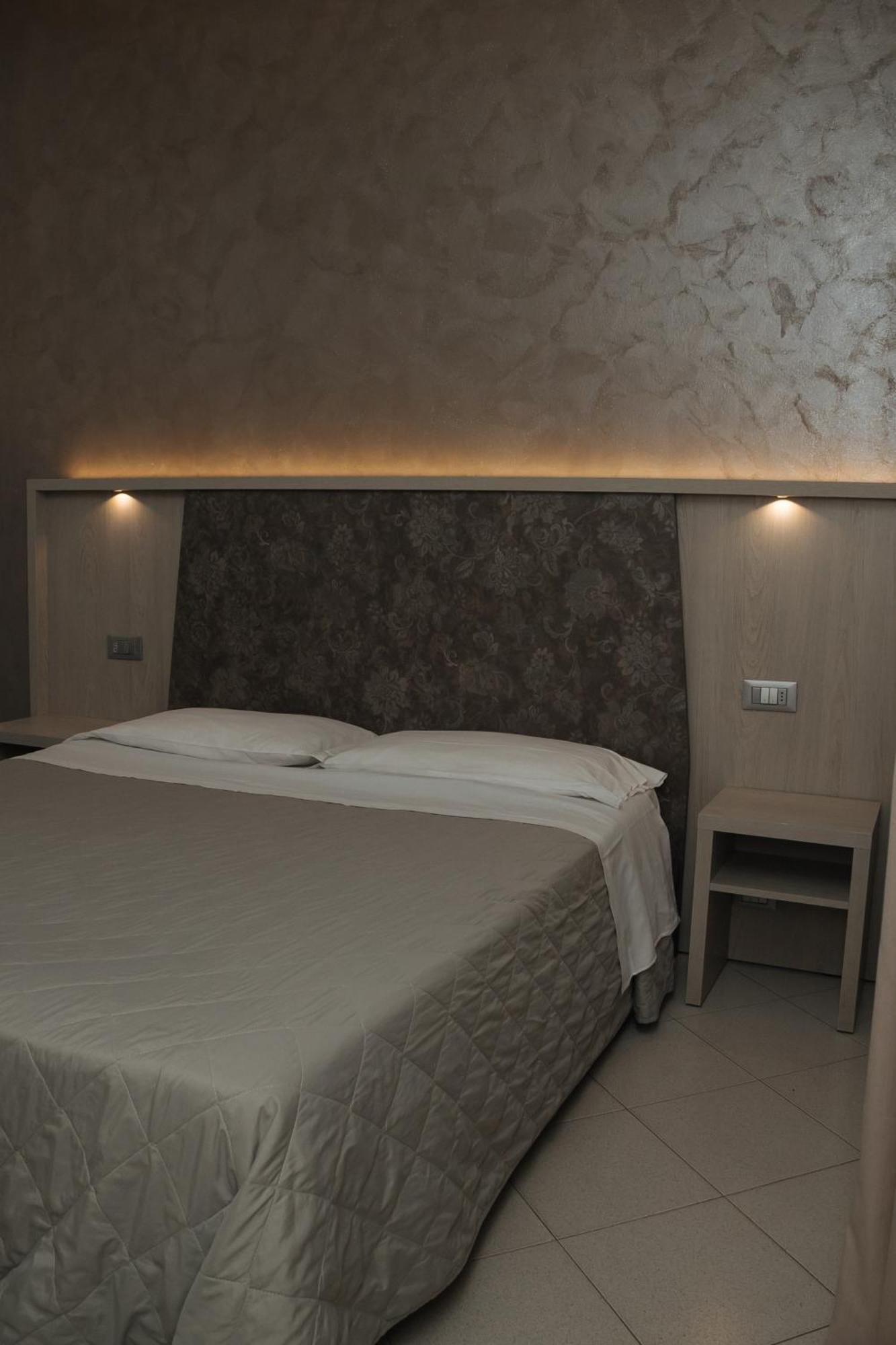 רימיני Gabbiano Apartments מראה חיצוני תמונה