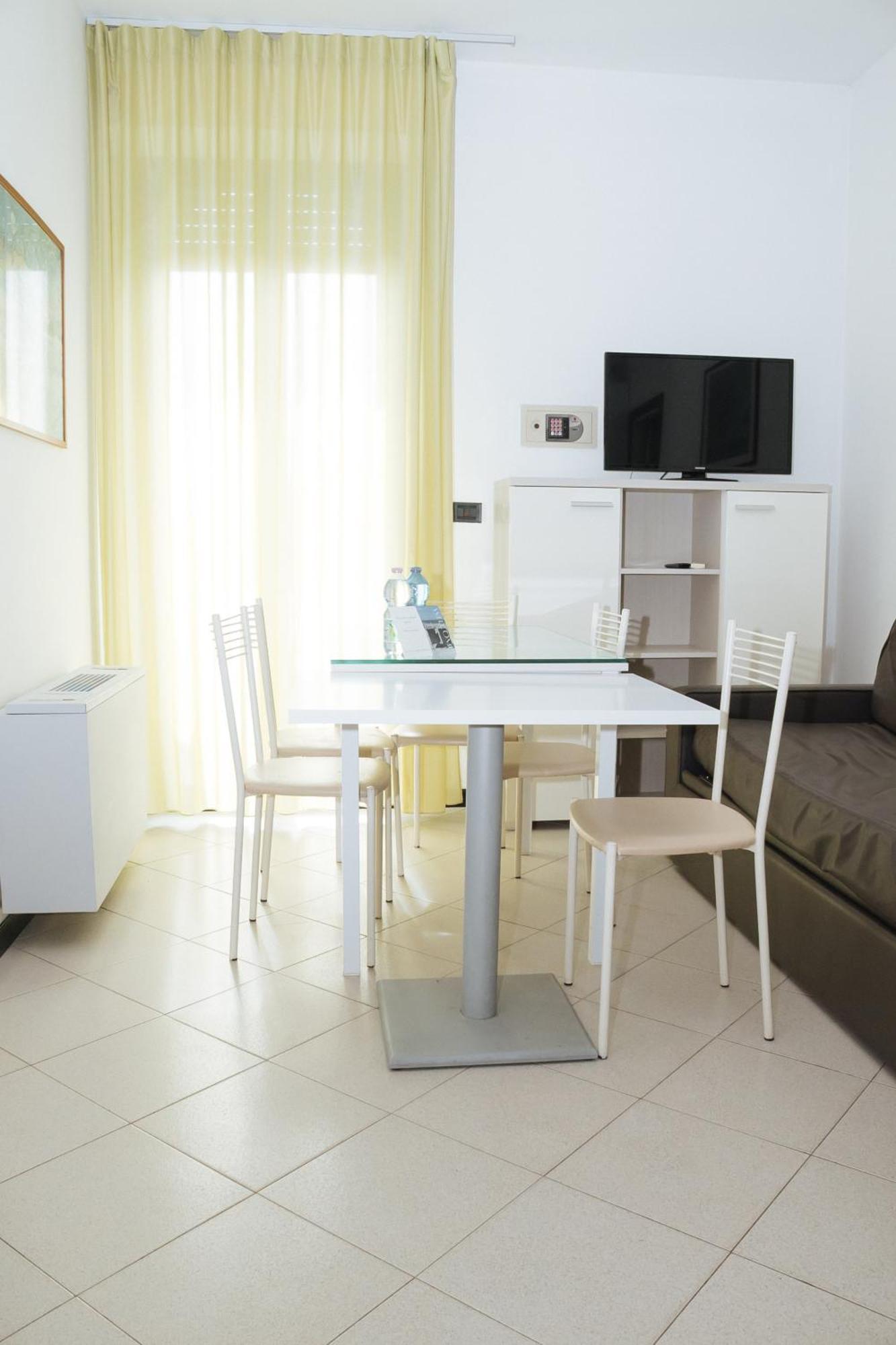 רימיני Gabbiano Apartments מראה חיצוני תמונה