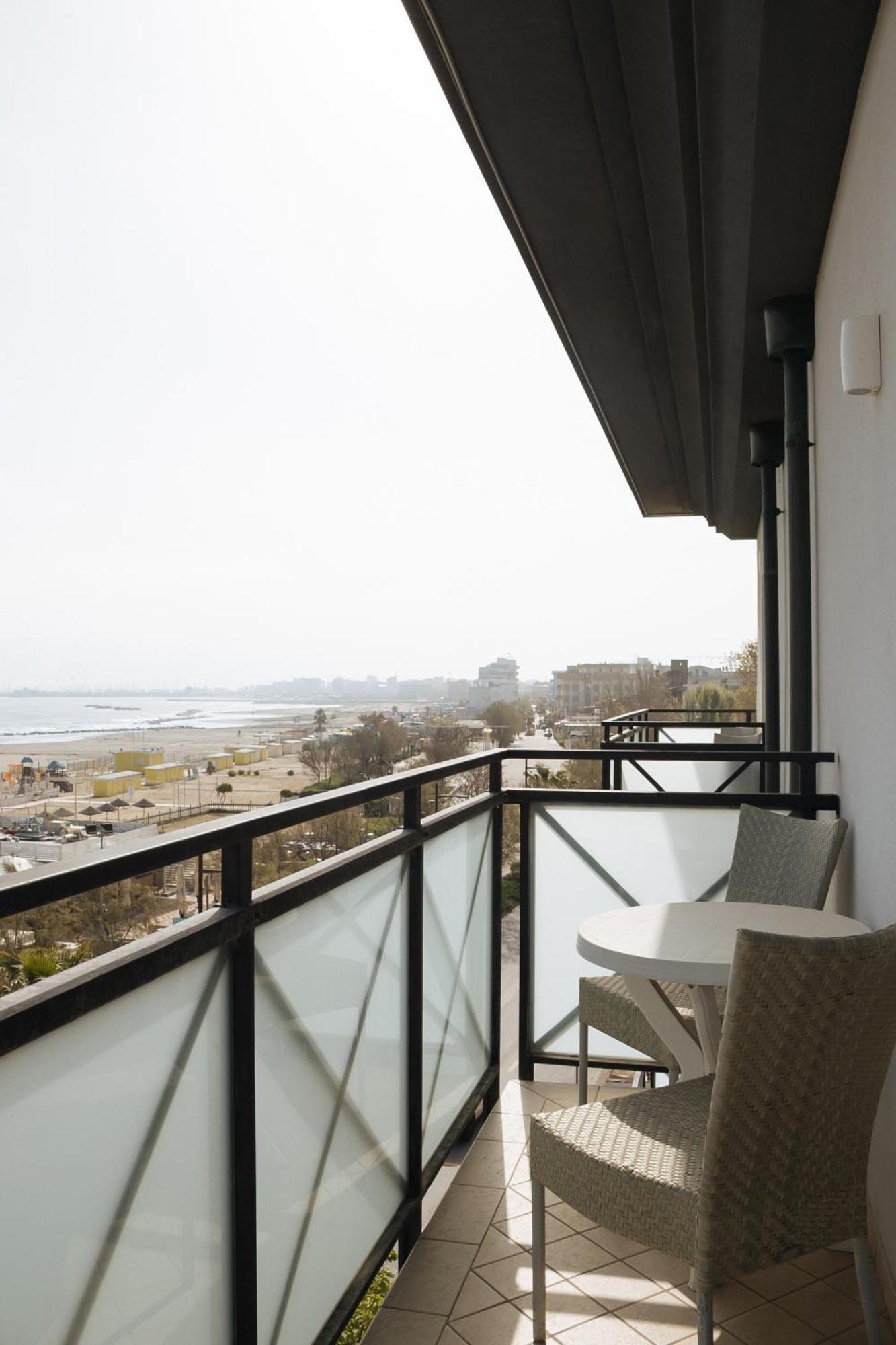 רימיני Gabbiano Apartments מראה חיצוני תמונה